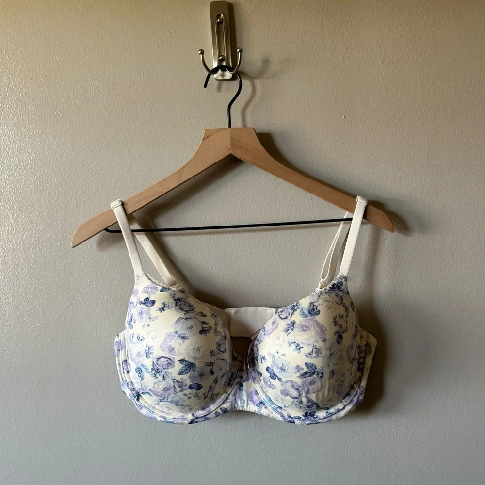 Body by Victoria, Victoria’s Secret Bra - Picture 1 of 9